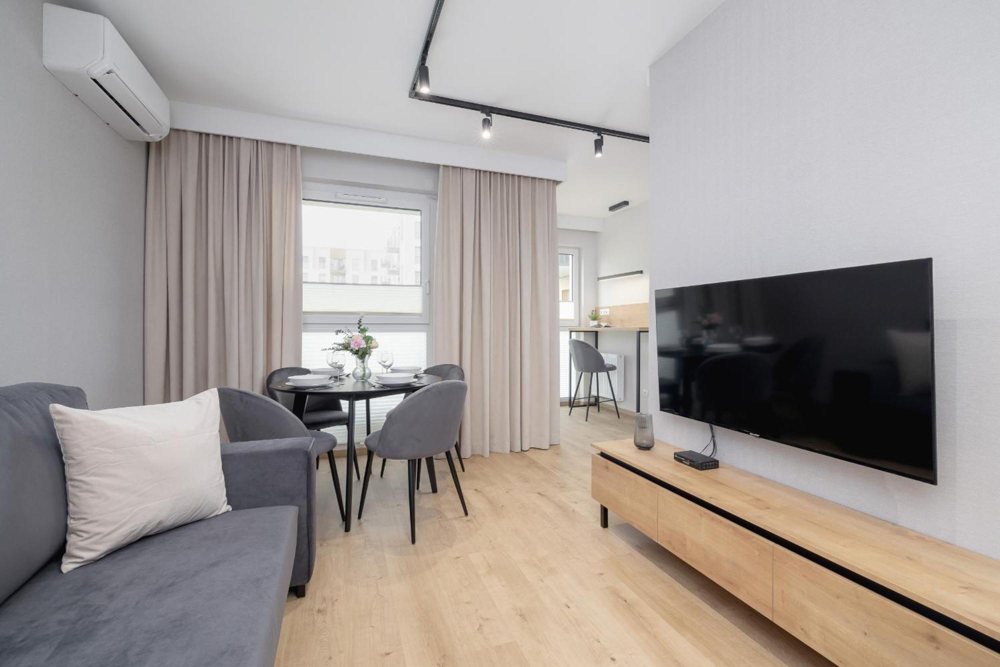 Bright In With Garden, Air Conditioning, Parking And Desk By Renters Prestige * Kraków
