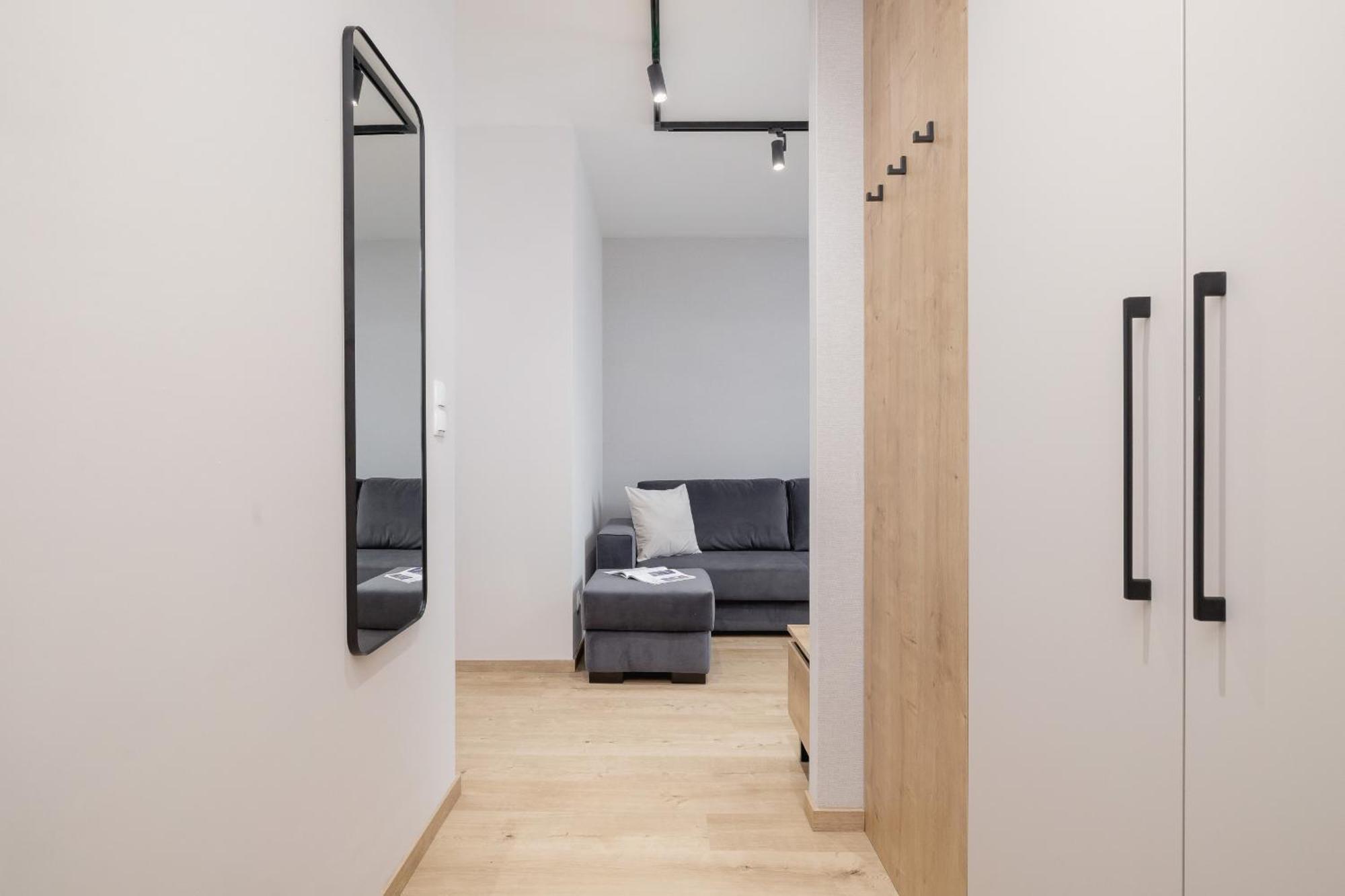 Bright In With Garden, Air Conditioning, Parking And Desk By Renters Prestige * Kraków