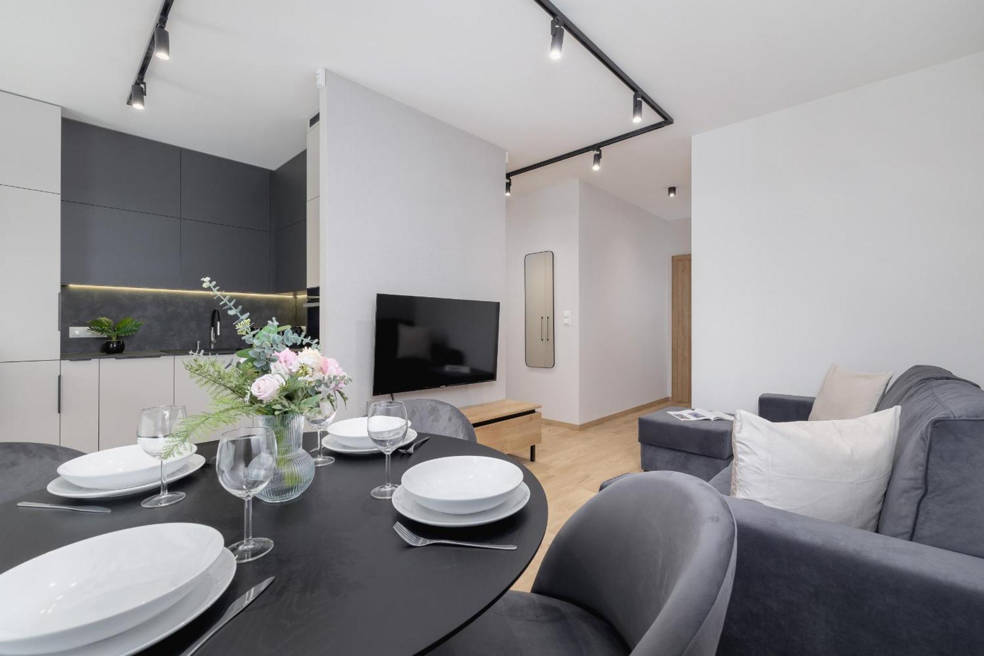 Apartament Bright In With Garden, Air Conditioning, Parking And Desk By Renters Prestige Kraków