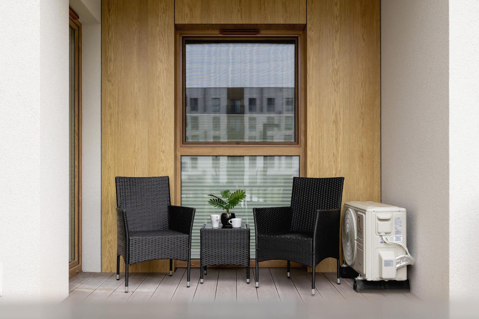 Bright In With Garden, Air Conditioning, Parking And Desk By Renters Prestige * Kraków