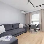Lema 19 Uniqe Apartment In Krakow With Garden Air Conditioning Parking Near Tauron Arena By Renters Prestige
