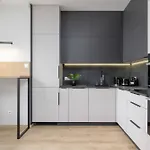 Lema 19 Uniqe Apartment In Krakow With Garden Air Conditioning Parking Near Tauron Arena By Renters Prestige