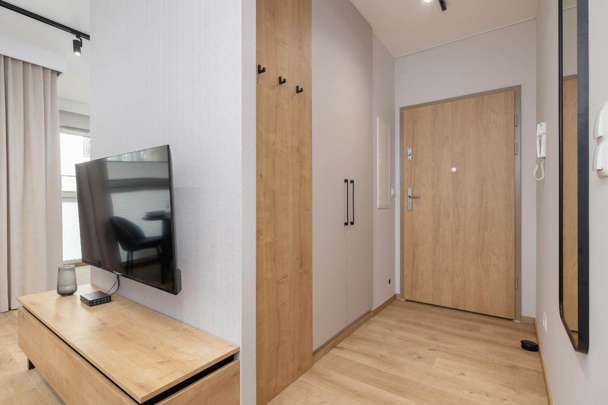Lema 19 Uniqe Apartment In Krakow With Garden Air Conditioning Parking Near Tauron Arena By Renters Prestige *